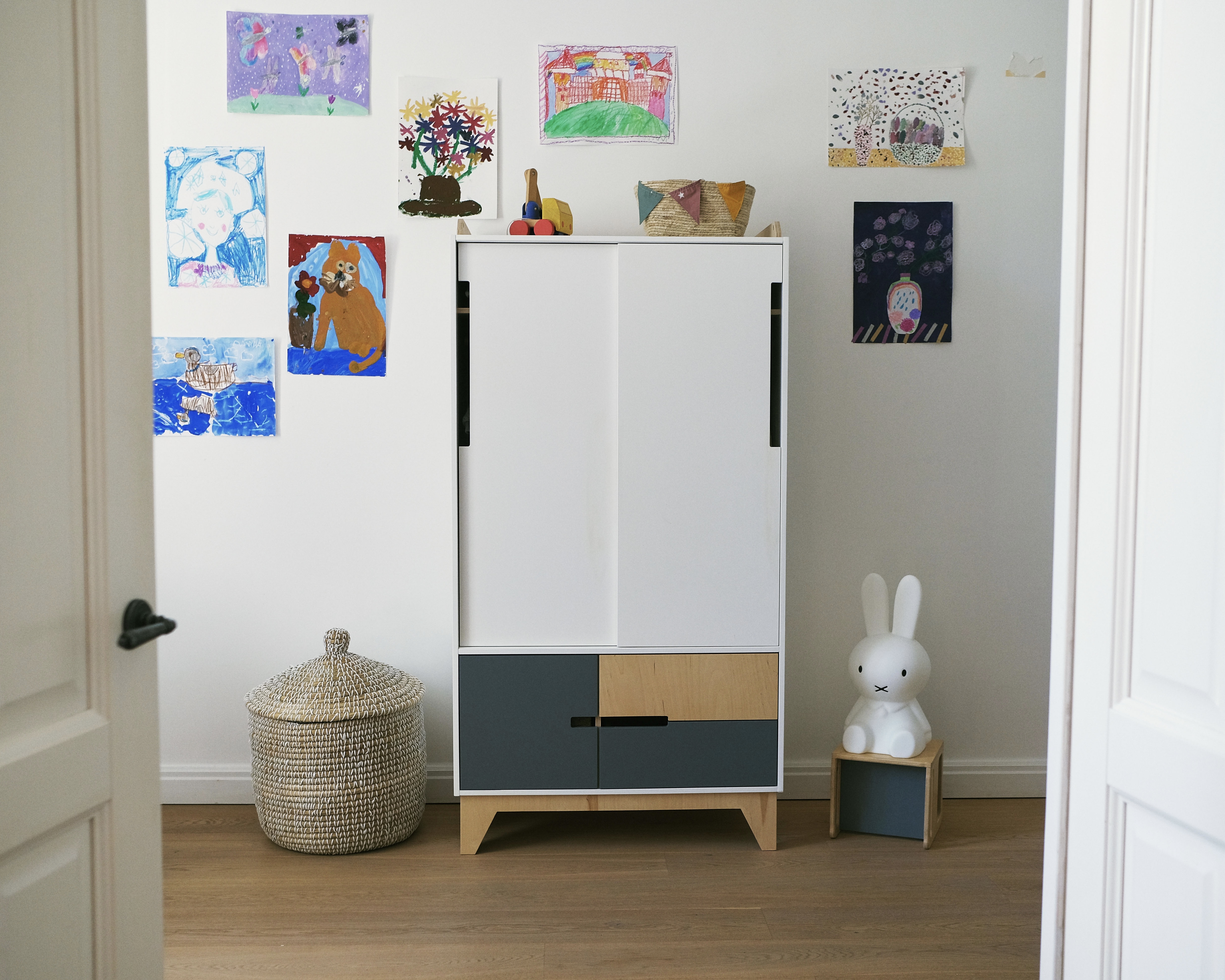 Лето — лучшее время, чтобы обустроить рабочее место в детской-1 Лето — лучшее время, чтобы обустроить рабочее место в детской-1