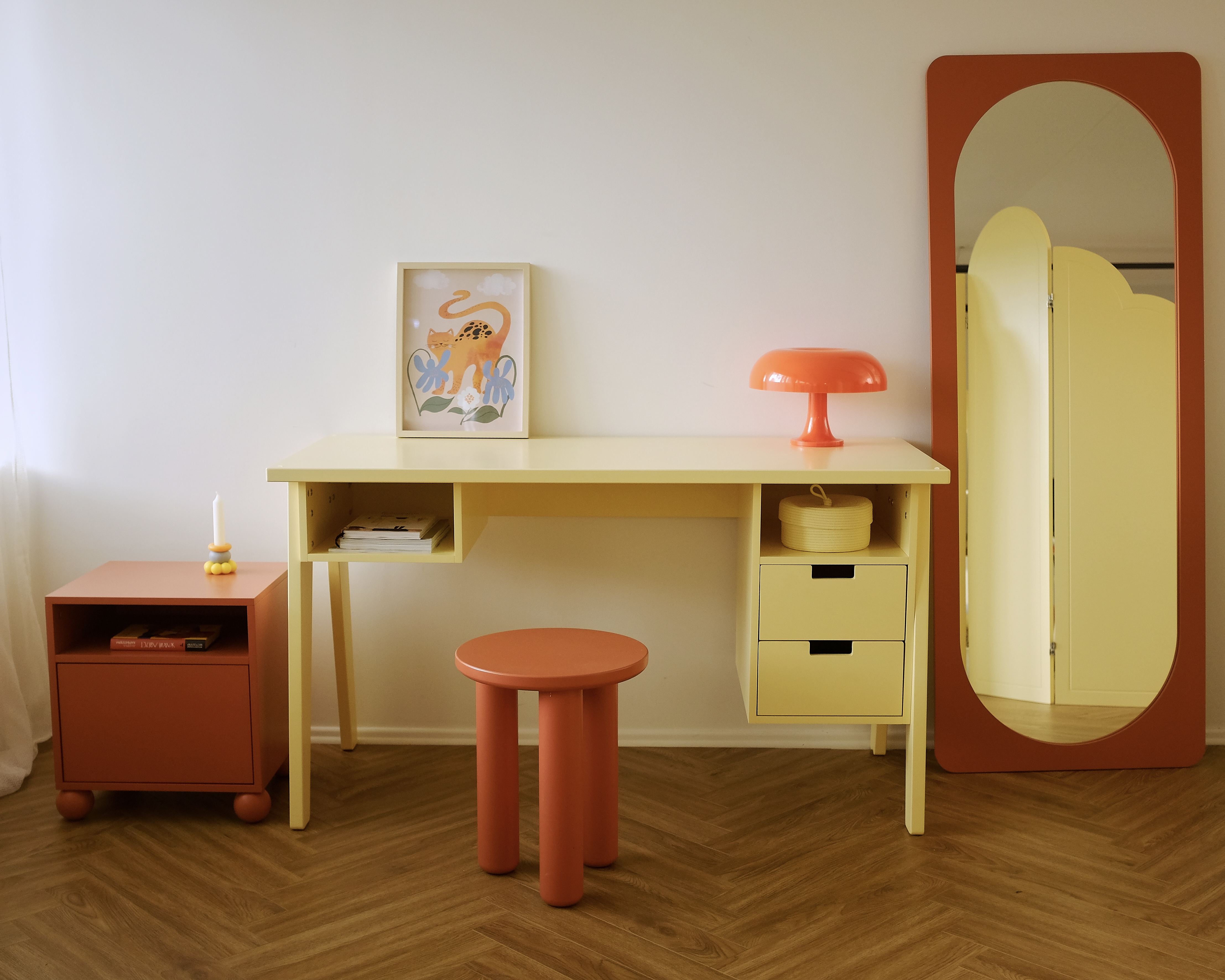 Лето — лучшее время, чтобы обустроить рабочее место в детской-1 Лето — лучшее время, чтобы обустроить рабочее место в детской-1