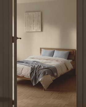 Кровать двуспальная из массива бука с фрезеровкой в изголовье Эмпи-13