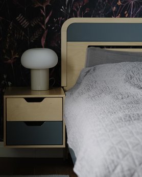 Кровать двуспальная с подвесными тумбочками-2