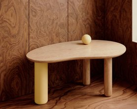 Журнальный столик Фасоль с шаром-1