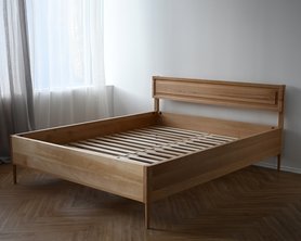 Кровать двуспальная из массива бука с фрезеровкой в изголовье Эмпи-18