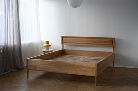 Кровать двуспальная из массива бука с фрезеровкой в изголовье Эмпи в наличии-2
