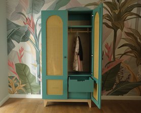 Шкаф детский для одежды с ротанговым полотном-5