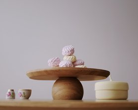 Поднос-подставка Фасоль MON из массива дуба в наличии-2