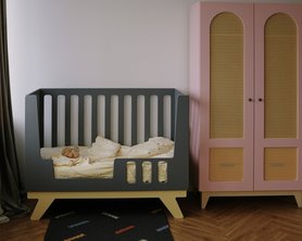 Детская кроватка для новорождённых Милки с одним низким бортиком  - Сочетай цвета-1
