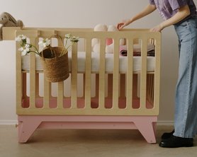 Детская кроватка для новорождённых Милки с маятниковым механизмом SALE-1