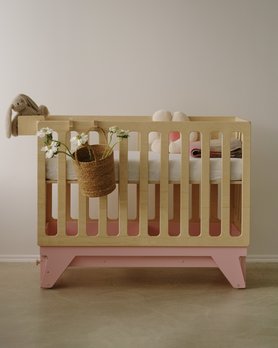 Детская кроватка для новорождённых Милки с маятниковым механизмом-9