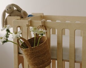 Детская кроватка для новорождённых Милки с маятниковым механизмом-10
