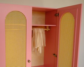 Шкаф детский для одежды с ротанговым полотном-10