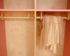 Шкаф детский для одежды с ротанговым полотном-11
