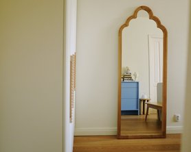 Фигурное зеркало Псковские мотивы Дубовое. Скидка дня-1