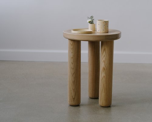 Столик - табурет MON дубовый на 3-х ножках в наличии