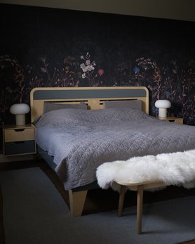 Кровать двуспальная с подвесными тумбочками-5