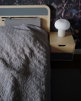 Кровать двуспальная с подвесными тумбочками-7