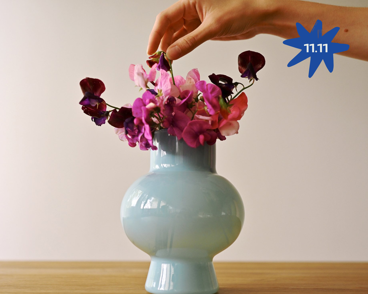 Ваза для цветов голубая  11.11. Черная пятница