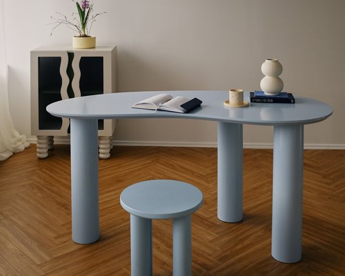 Стол Фасоль с ножками цилиндр в наличии