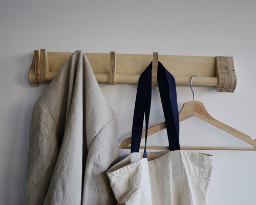 Вешалка откидная  в наличии