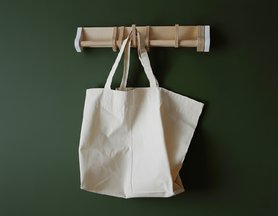 Вешалка откидная-1