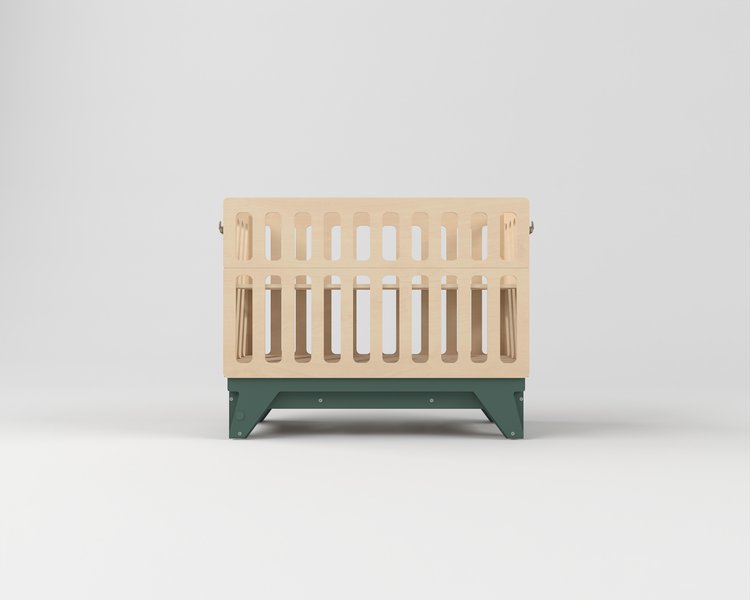 Детская кроватка для новорождённых Милки с маятниковым механизмом с откидным бортиком