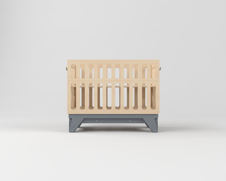 Детская кроватка для новорождённых Милки с маятниковым механизмом с откидным бортиком